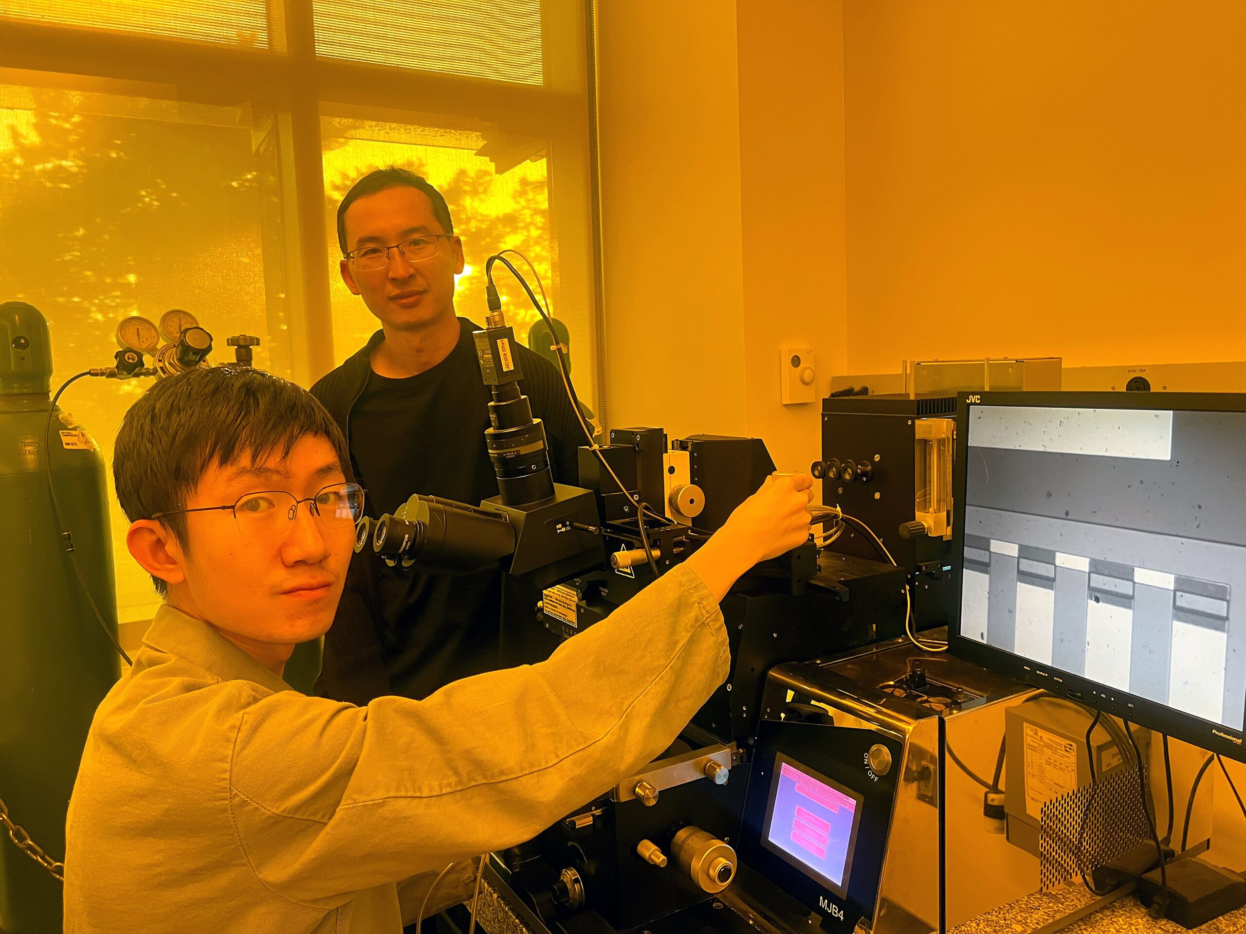 In a First, Artificial Neurons Talk Directly to Living Cells